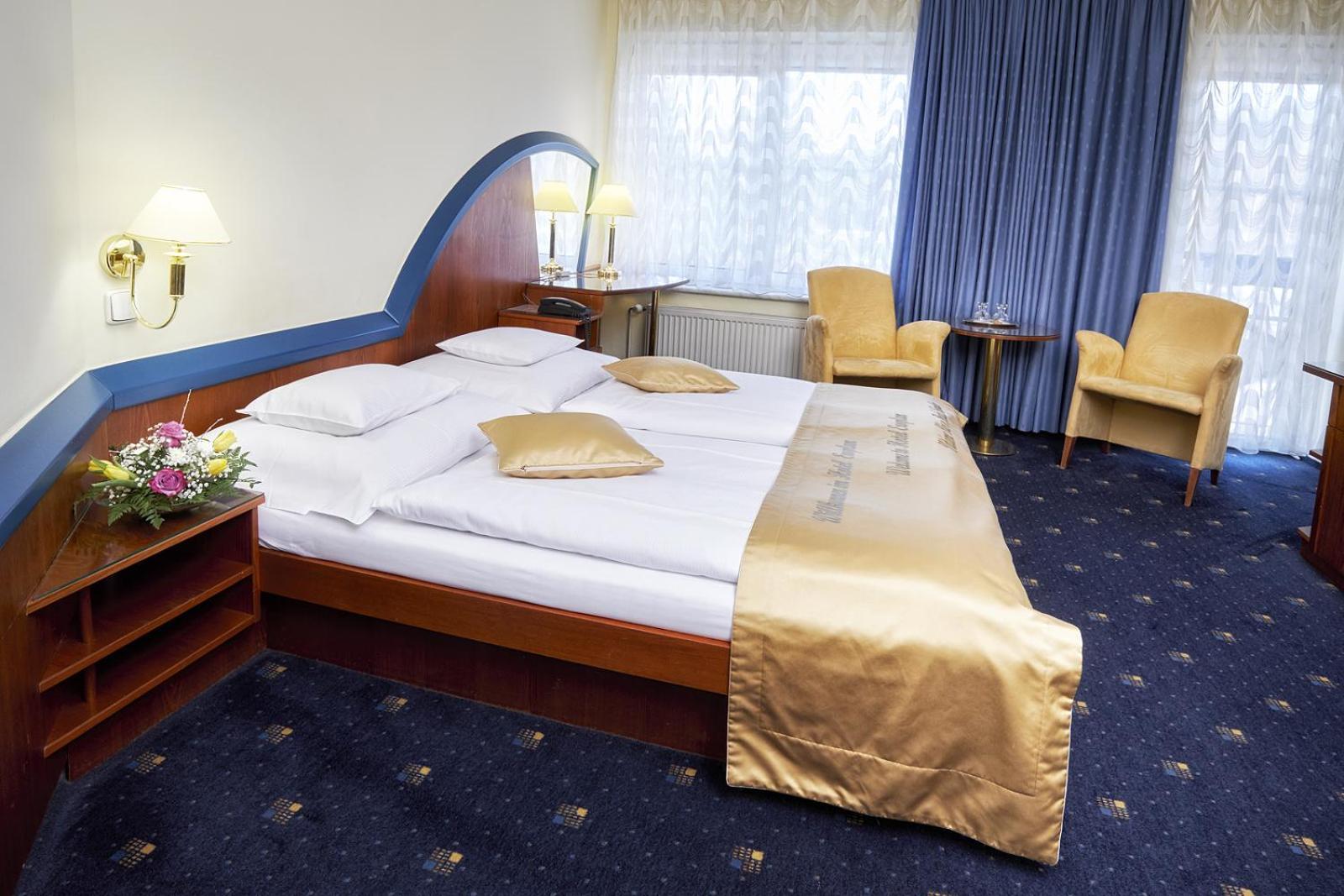 Hotel Eroplan Рожнов-под-Радгоштем Экстерьер фото