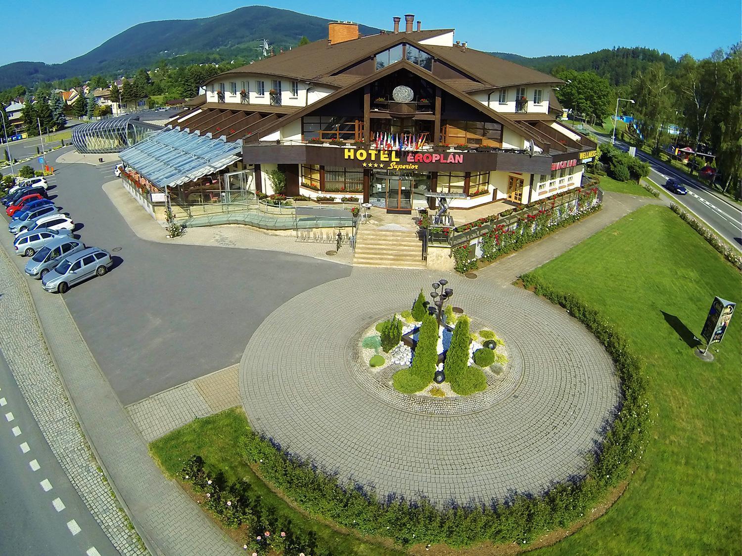 Hotel Eroplan Рожнов-под-Радгоштем Экстерьер фото