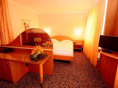 Hotel Eroplan Рожнов-под-Радгоштем Экстерьер фото