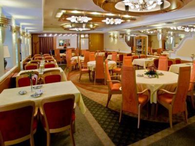 Hotel Eroplan Рожнов-под-Радгоштем Экстерьер фото